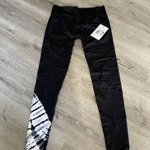 ZYIA Black Hendrix Performance  7/8 Leggings M